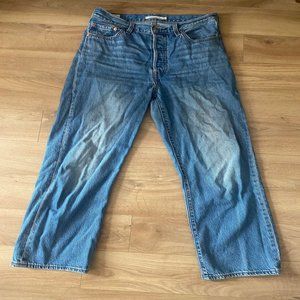 Levi Medium Wash Ribcage Straight Jeans | size 29